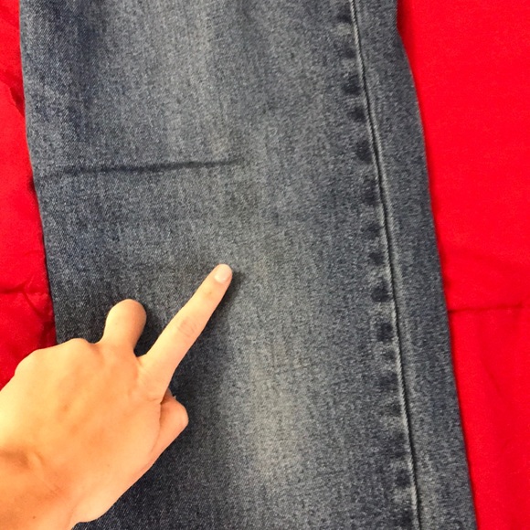 Lightly Distressed Levi’s 514 - Picture 8 of 8